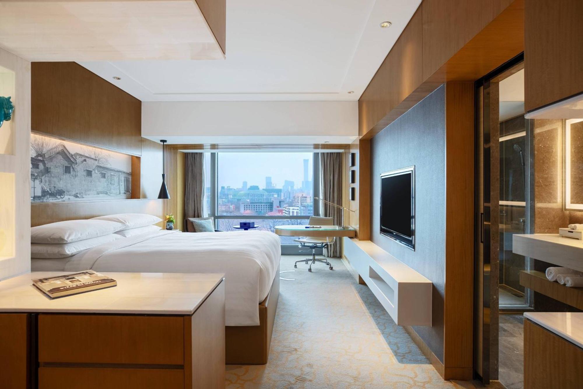Renaissance Wangfujing 5*